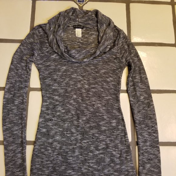 VENUS Black&White Long Sleeve Top - Picture 6 of 7